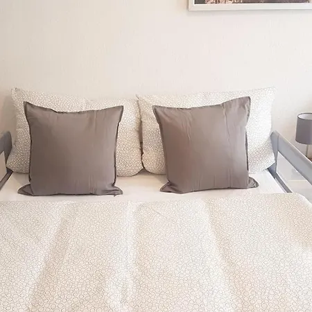 Cosy Apt. W/ Spacious Kitchen&netflix In Neustadt Apartment *