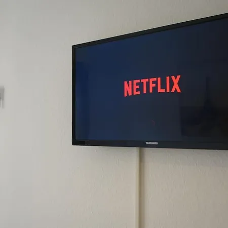 Cosy Apt. W/ Spacious Kitchen&netflix In Neustadt *