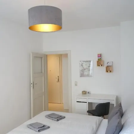 アパート Cosy Apt. W/ Spacious Kitchen&netflix In Neustadt